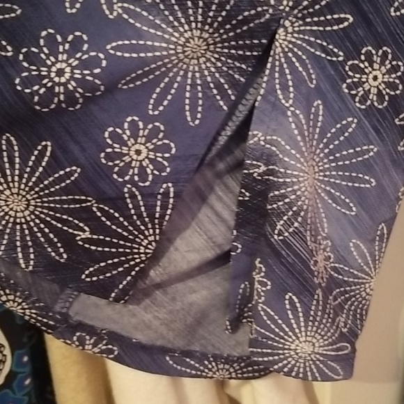 Tunic - Picture 2 of 3